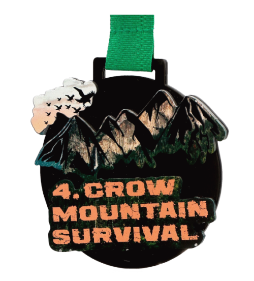 Medal LaserCut 4. Crow Mountain Survival został wykonany z kilku warstw paneli ciętych na bieg survivalowy - bok