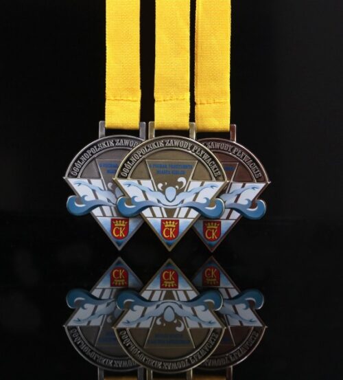 Medal na Ogólnopolskie Zawody Pływackie o Puchar Prezydenta Miasta Kielce w trzech kolorach z wyrazistą sygnaturą organizatora