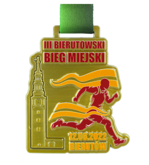Medal na Bierutowski Bieg Miejski o ciekawym kształcie z trójwymiarowymi zdobieniami w postaci wieży ratusza oraz biegacza w ruchu - przód