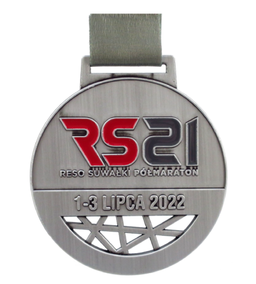 Medal na RESO Suwałki Półmaraton o okrągłym kształcie z dwustronnymi, trójwymiarowymi zdobieniami i kolorowym wypełnieniem - przód