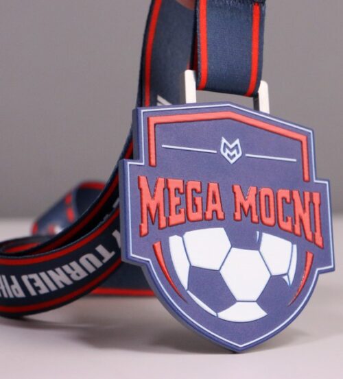 Nowoczesny medal na Megamocny Turniej Piłki Nożnej PZU Futbol Plus o ciekawym kształcie z kolorowym nadrukiem