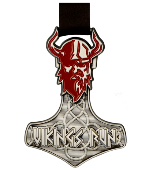 Medal na Vikings Run - Wyzwanie Odyna w kształcie topora, z licznymi zdobieniami oraz kolorową emalią - przód