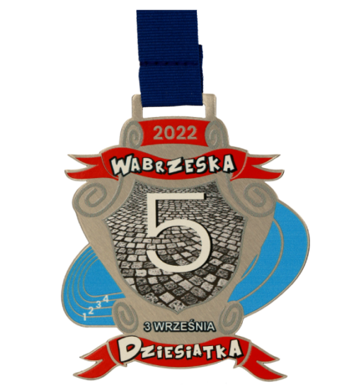 Medal na biegi Wąbrzeska Dziesiątka mają oryginalny kształt oraz kolorowy nadruk - przód
