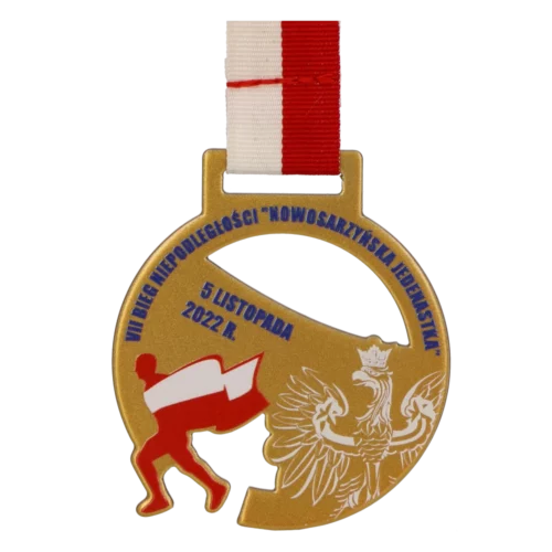 Medal Nowosarzyńska Jedenastka ma okrągły kształt cięty laserowo oraz kolorowy nadruk w patriotycznym klimacie - przód