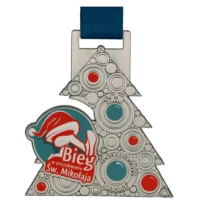 Medal na Bieg w Poszukiwaniu Świętego Mikołaja w kształcie choinki z kolorowym nadrukiem i zdobieniami 3D - przód